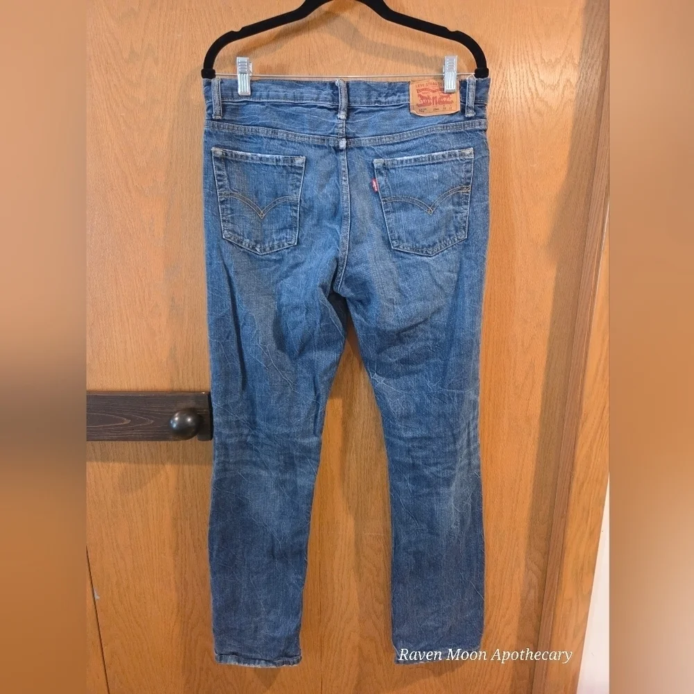 Levi's Blue Jeans Classic Denim Style